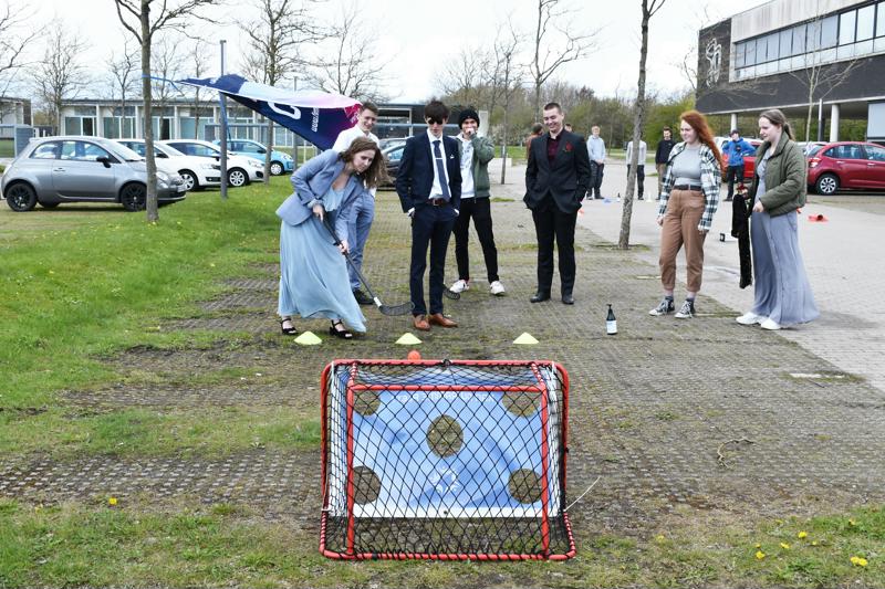 Hockey i galla på teknisk gymnasium i Kolding